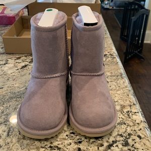 Kids UGG Classic II size 10 toddler in purple. NEVER WORN brand new in box